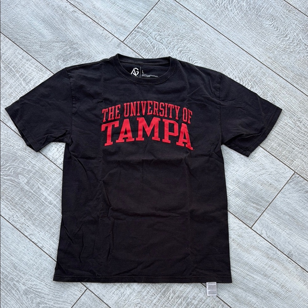 Gracia Black and Red Short Sleeve Tee